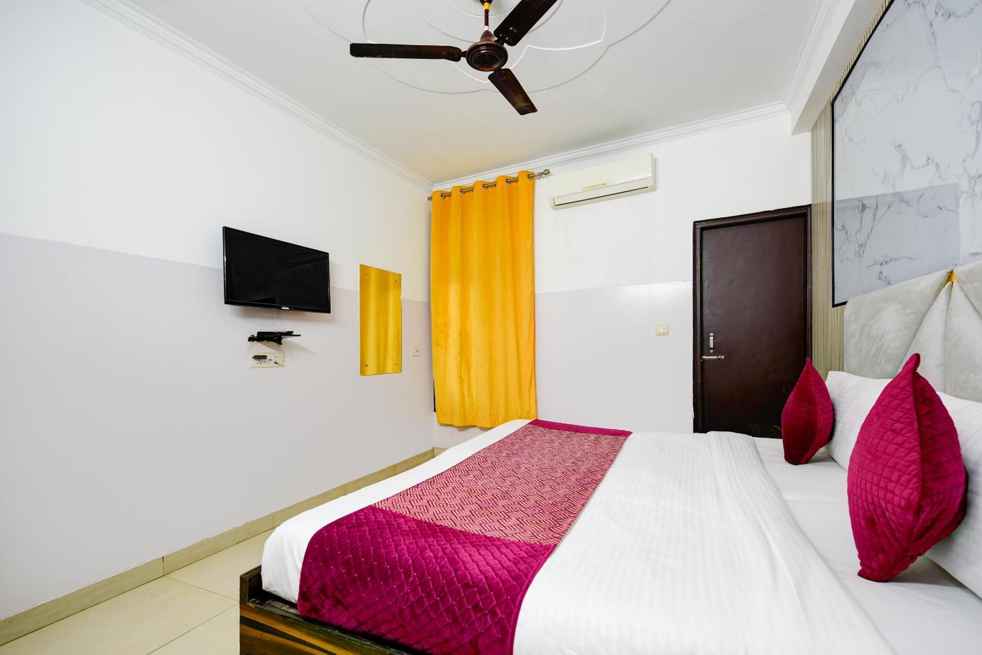 Hotel Galaxy Near Delhi Airport Nové Dillí Exteriér fotografie